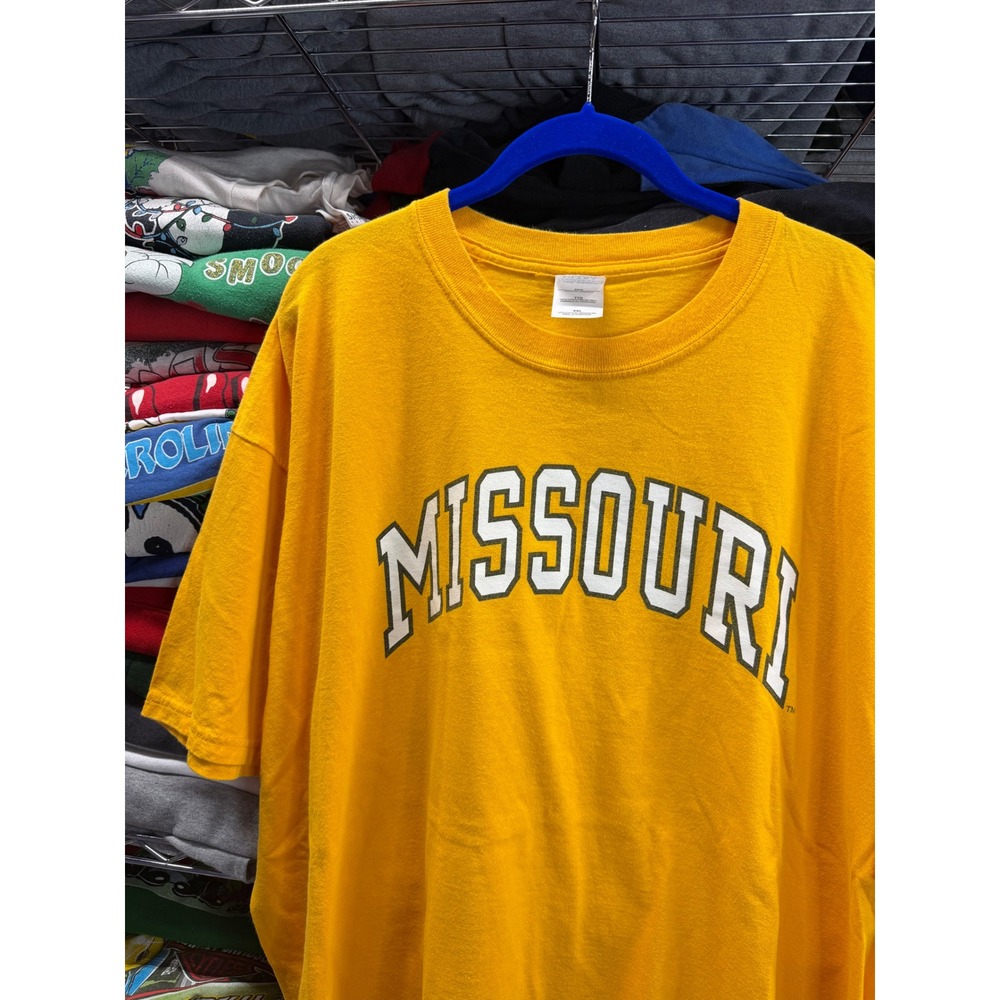 Gildan Missouri Tigers T-Shirt Mens XXL Gold Yellow Short Sleeve Cotton 9696